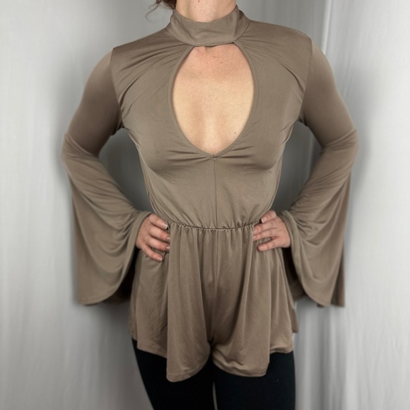 Tan Romper Bell bottom sleeve 70s party dress onesie jumpsuit catsuit shorts - Picture 2 of 8